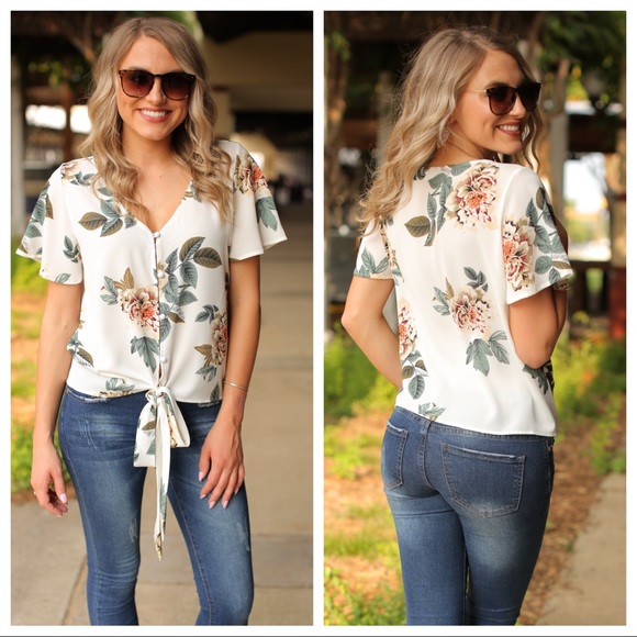 Infinity Raine Tops - ✨LAST ONE✨White Floral Tie Front Top
